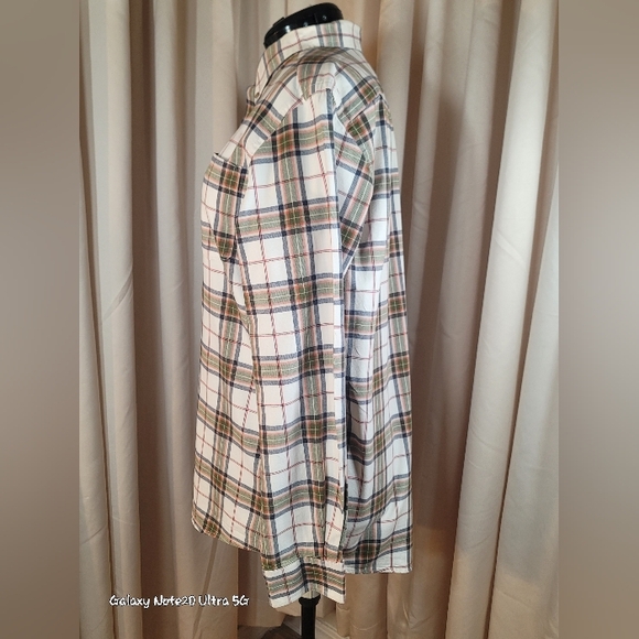 0841. Eddie Bauer ~ Men's ~ Plaid Button-Down Shirt ~ Large - Picture 2 of 12